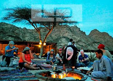 Safari Tour Hurghada mit Jeep 4×4 und Kamelreiten photo