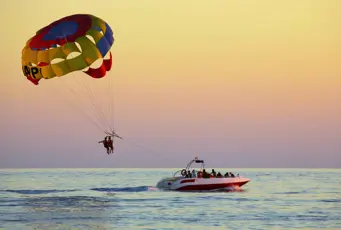 parasailing hurghada photo