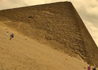 Privater Tagesausflug von Hurghada nach Sakkara, dem Serapeum & Dahschur photo