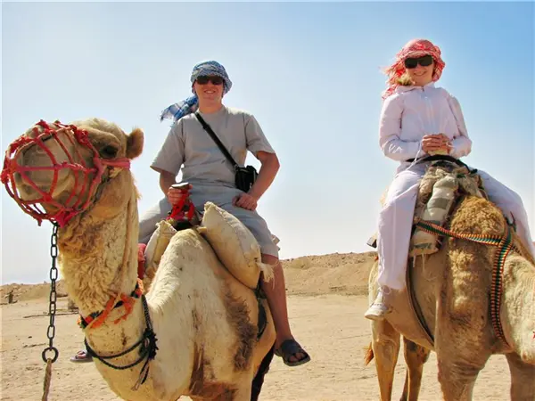 Kamel reiten in Hurghada am Strand und in der Wüste